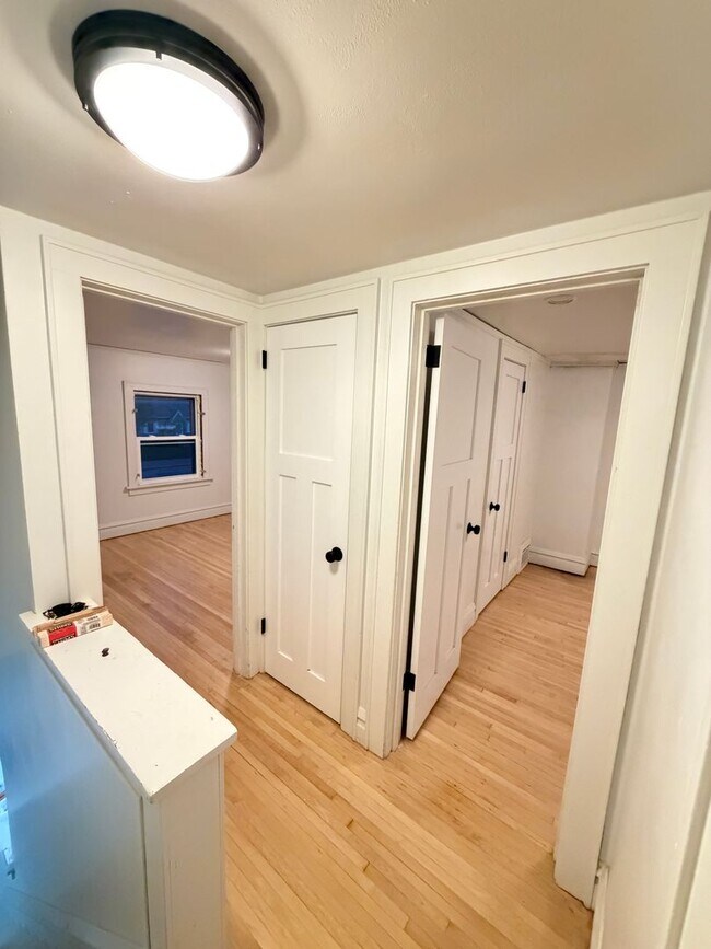 Foto del edificio - Remodeled 2 Bedroom - AVAILABLE NOVEMBER!