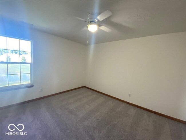 Foto del edificio - 7167 Fields Dr