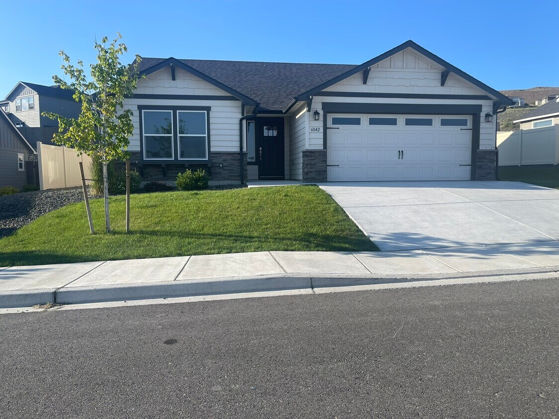 Foto principal - 6842 W 27th Ave