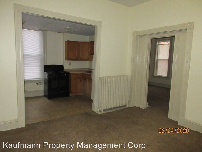 Building Photo - 203 W Dewald St