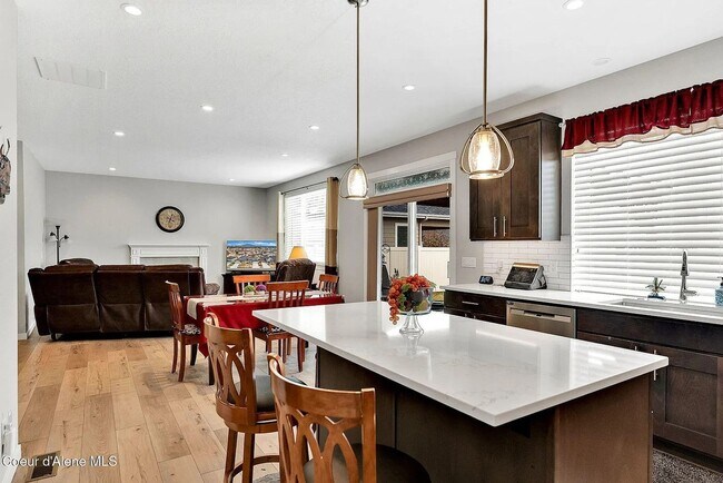 Foto del edificio - Coeur d'Alene Place – 3 Bed, 2.5 Bath Home...