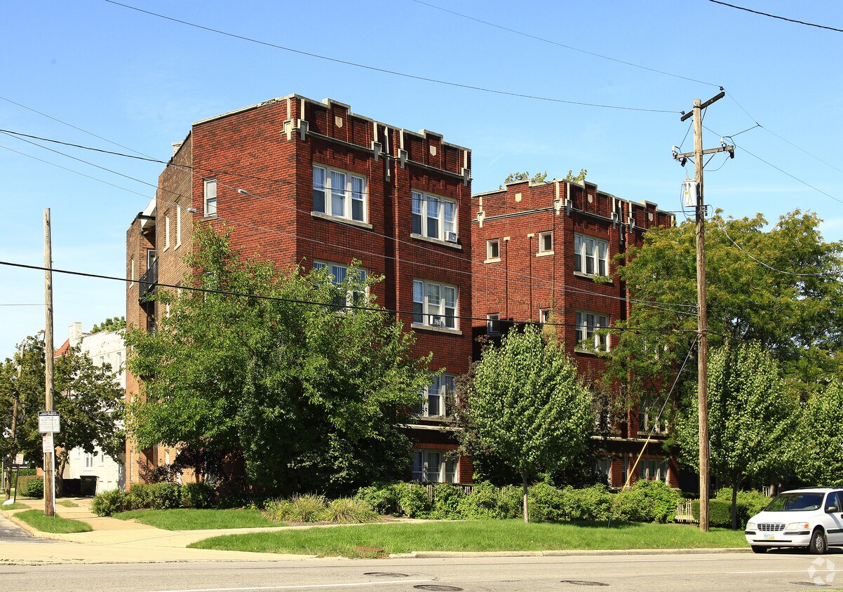 Primary Photo - Ridgefield Manor Apartments