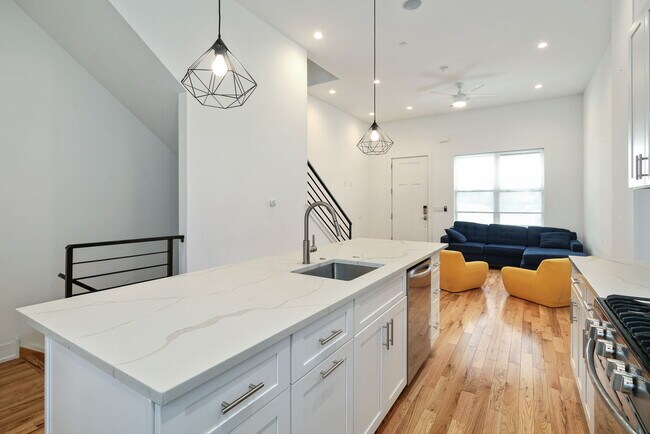 Building Photo - 144 W Wildey St