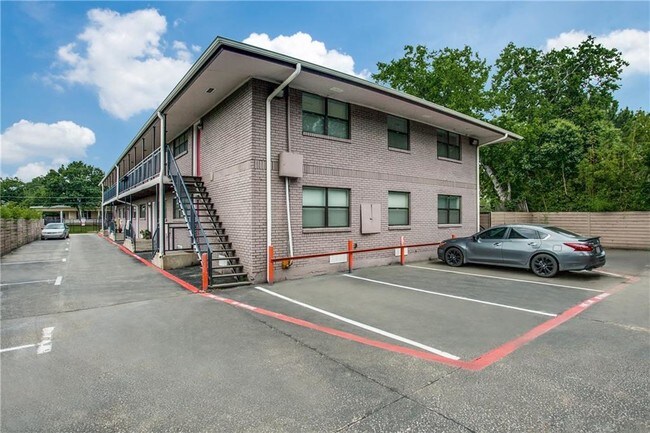 Building Photo - 4710 Munger Ave