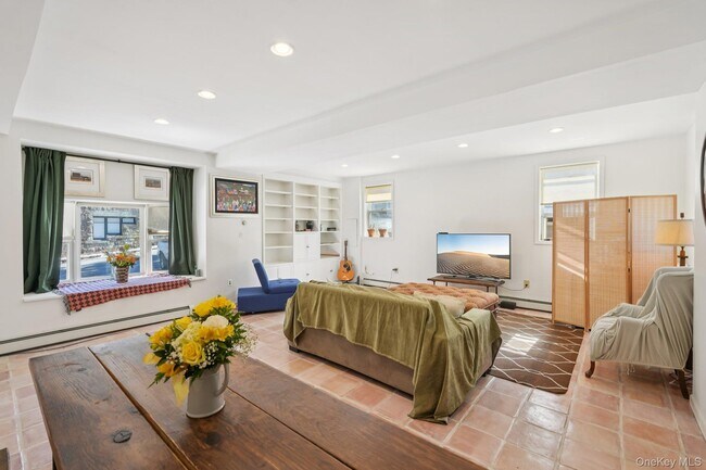 Foto del edificio - 56 Clubhouse Rd