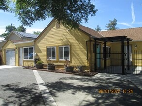 Building Photo - 3 N College St