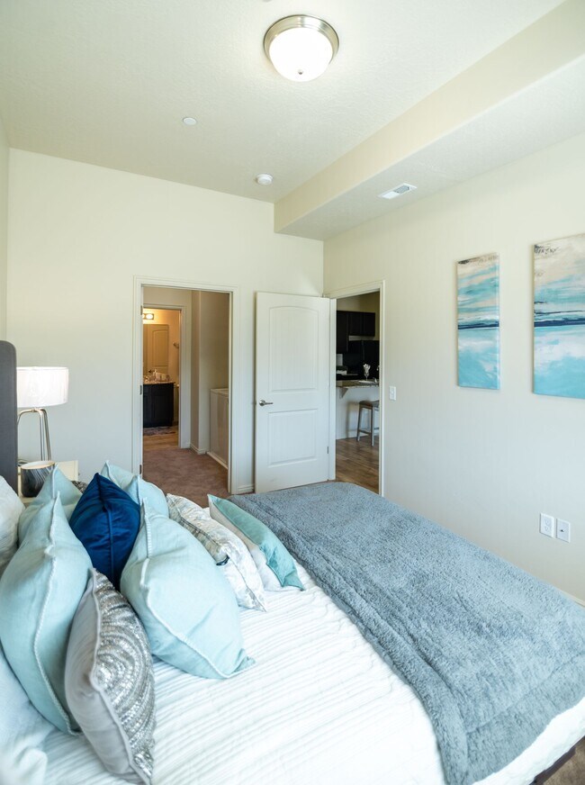 Cottages on 7th - Apartamentos para adultos activos mayores de 55 años — foto de la comunidad - Cottages on 7th - 55+ Active Adult