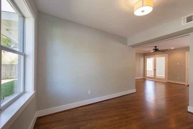 Building Photo - 3611 Murworth Dr