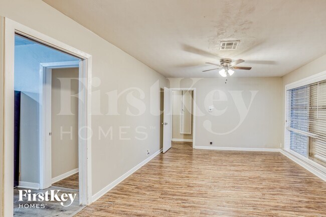 Foto del edificio - 1610 13th Ave N