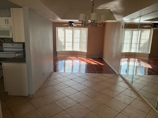 Foto del edificio - 10422 W Royal Palm Rd