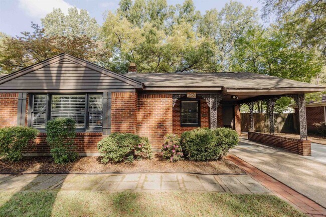 Building Photo - 4960 Hummingbird Ln