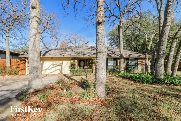 Primary Photo - 1311 Bluebonnet Trail