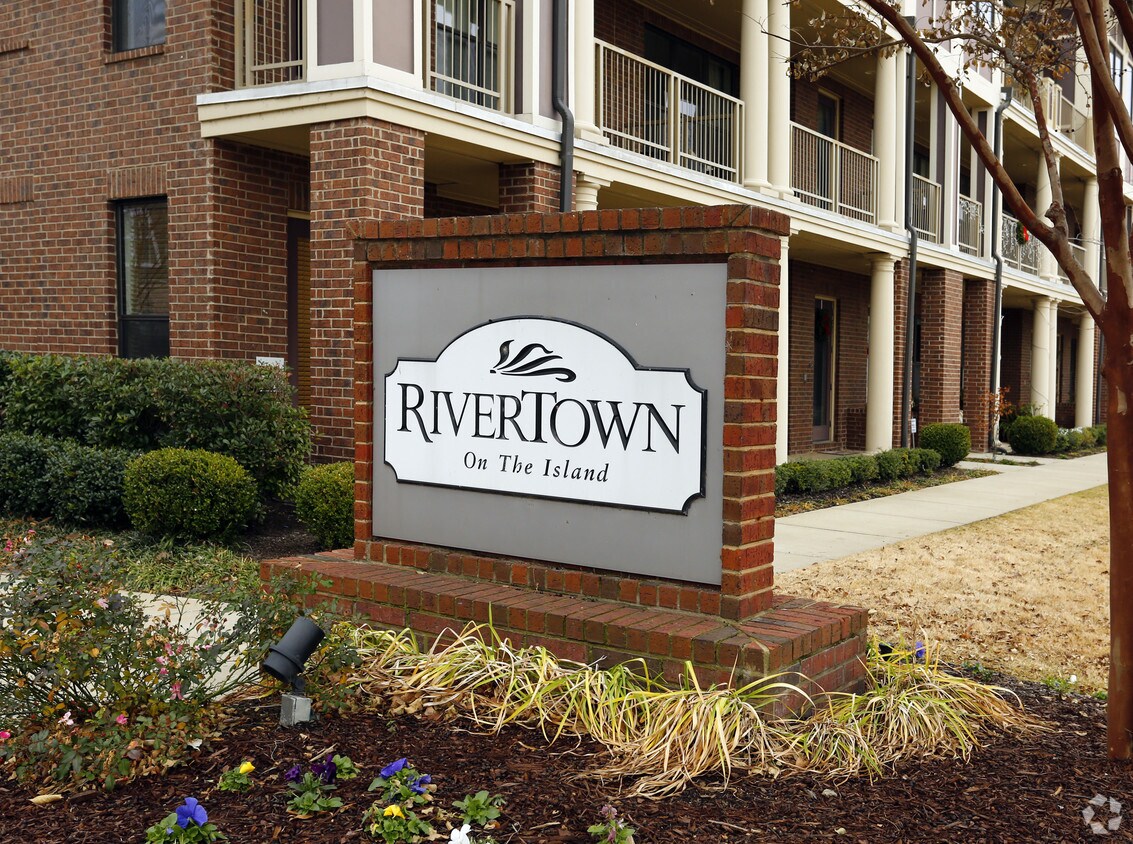 Rivertown on the Island Apartments in Memphis, TN