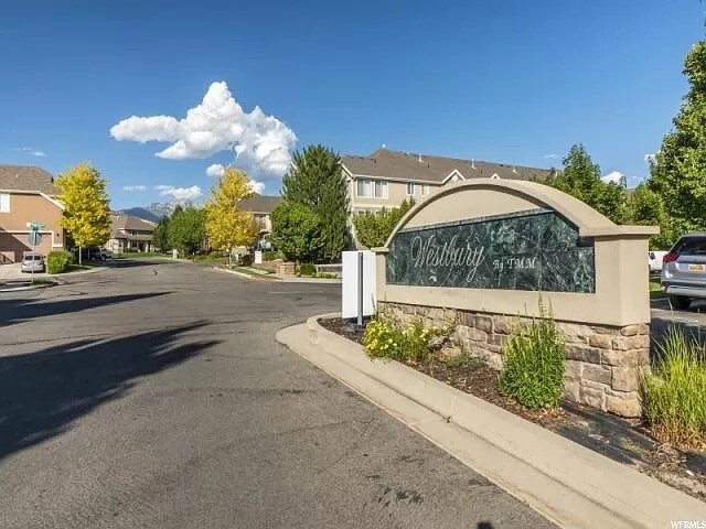 Foto del edificio - 1656 Westbury Way