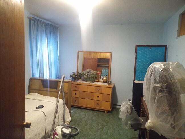 DORMITORIO 2 - 59-05 Kissena Blvd