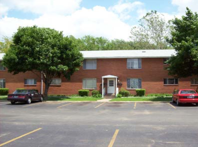 Primary Photo - Castlewood Apartments