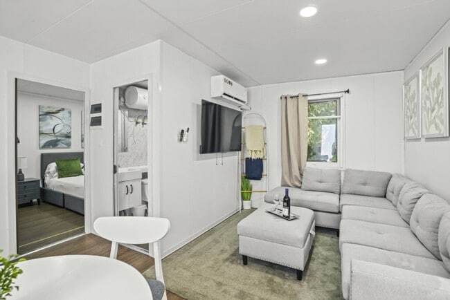 Foto del edificio - 3830 Shady Ridge Rd