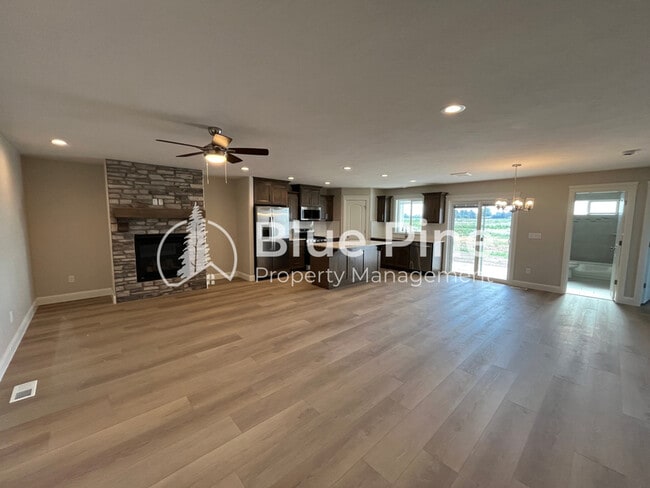 Building Photo - 6326 Ender Ln
