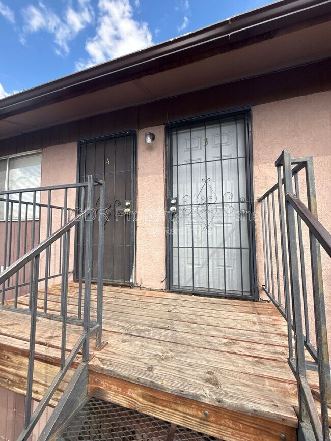 Building Photo - 128 General Arnold St NE