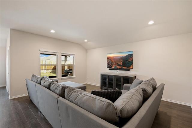 Building Photo - 813 Twin Edge Dr