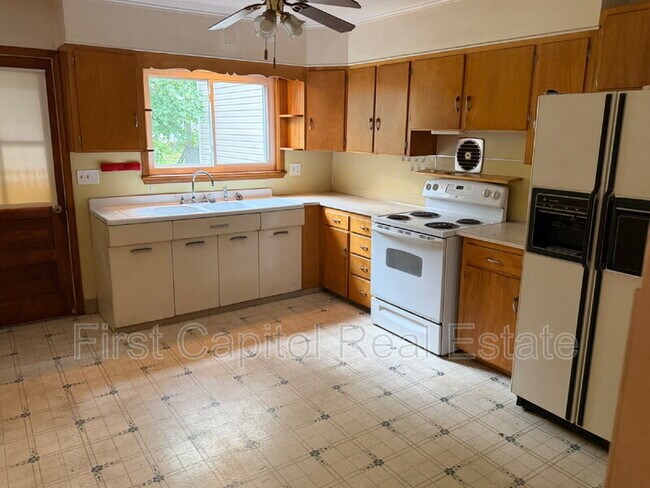 Foto del edificio - 1715 W Market St