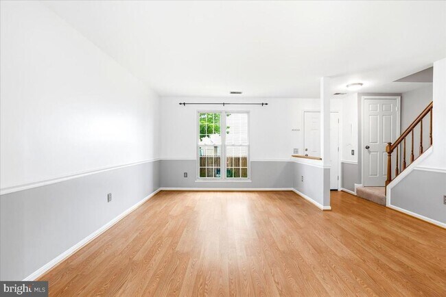 Foto del edificio - 5735 Sunset View Ln