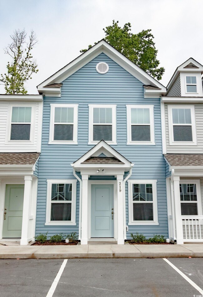 Building Photo - 219 Crescent Wy