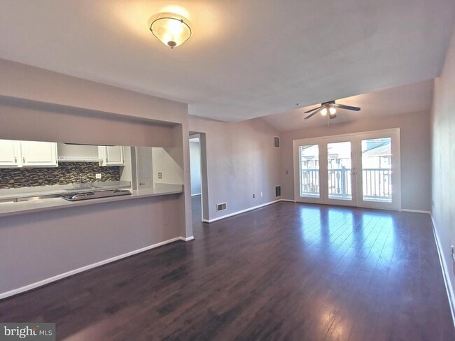 Building Photo - 306 Waters Edge Dr
