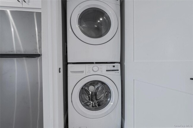 Building Photo - 110 School St