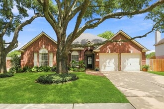 Building Photo - 22918 Red River Dr