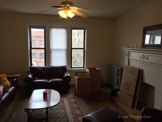 Building Photo - 457 W Belmont Ave