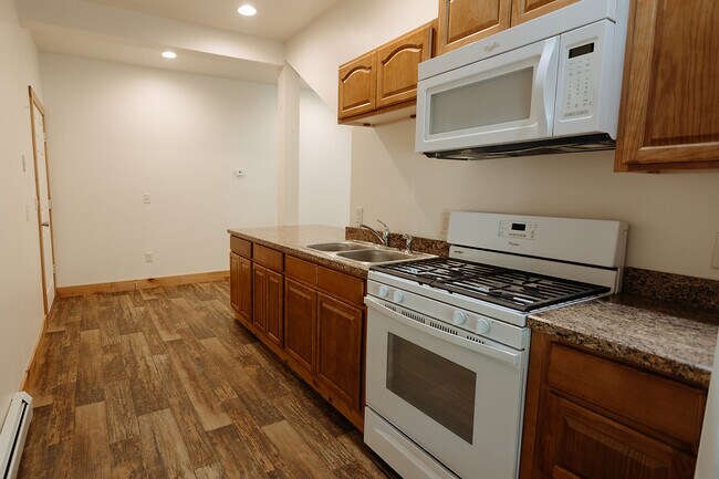 Building Photo - 120 Lasso Ln