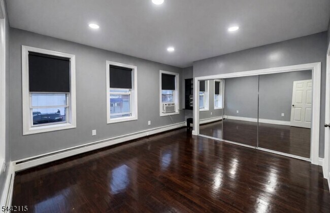 Foto del edificio - 343 3rd Ave W