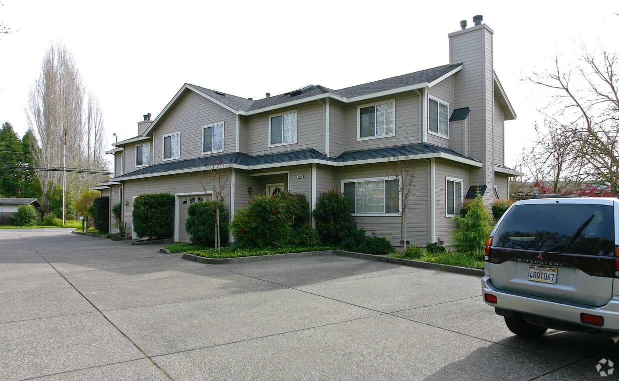 Foto del edificio - 2157 Summerfield Rd