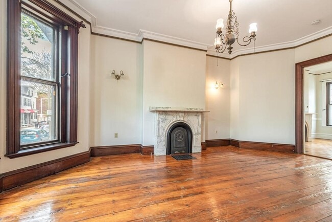 Building Photo - 325 K St