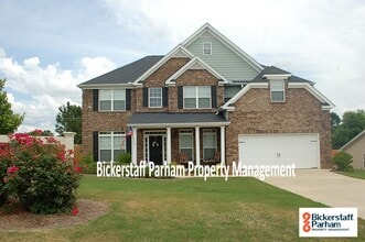 Building Photo - 1 Oakwood Dr