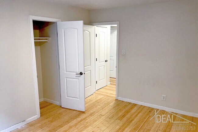 Building Photo - 483 Ocean Parkway #4AR