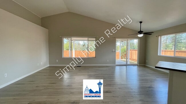 Building Photo - Welcome home to this charming 3 bedroom, 2 bathroom home in the heart of Yelm!