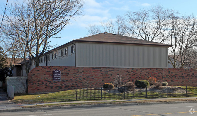 Building Photo - Simcoe Lane