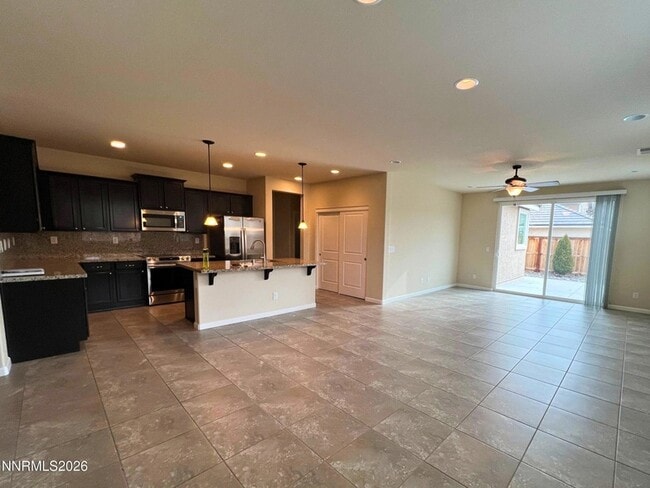 Building Photo - 7075 Diversey Dr