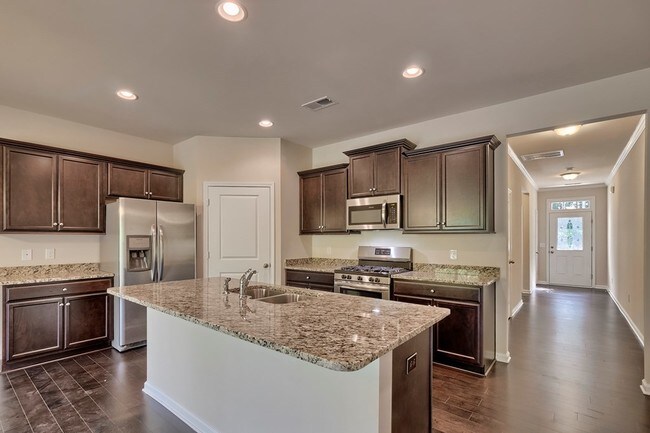 Building Photo - 1069 Primrose Dr
