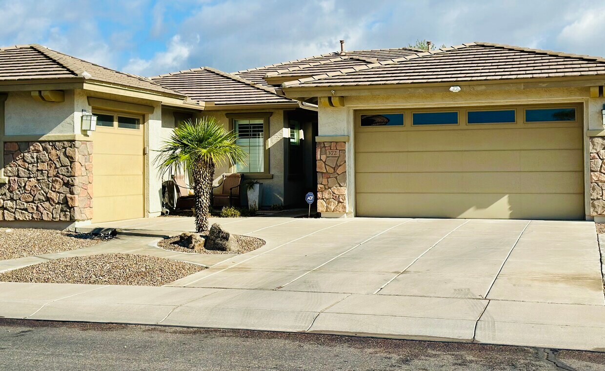 Foto principal - 372 W Aster Dr