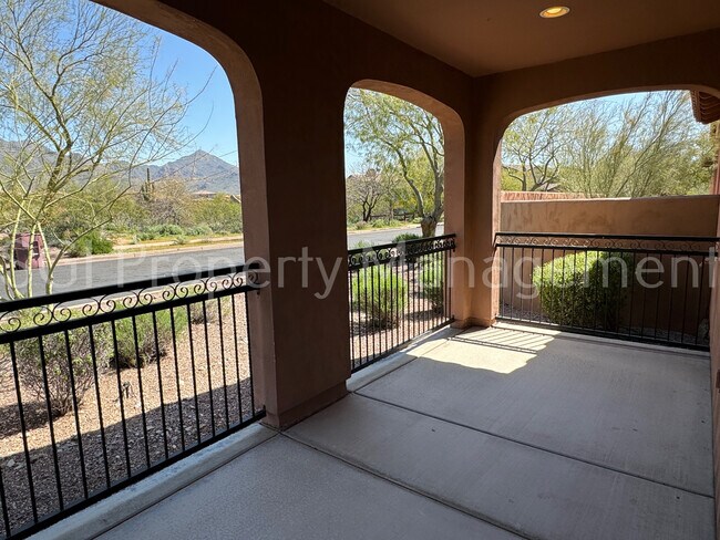 Building Photo - Luxury home in DC Ranch with private pool