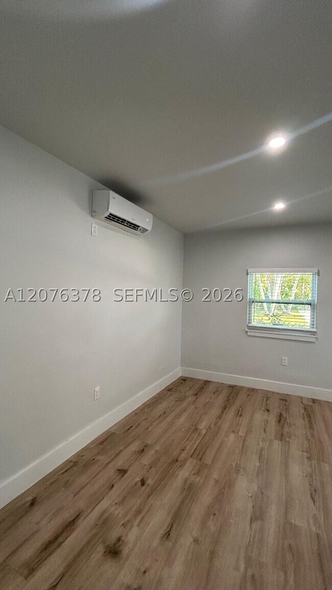 Foto del edificio - 6XXX SW 94th Ct
