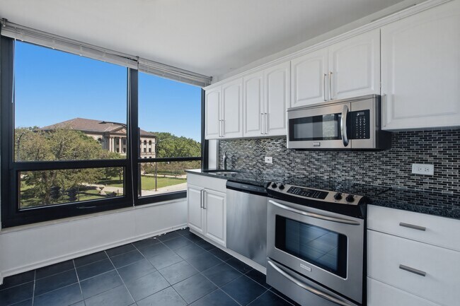 Foto del edificio - 2020 N Lincoln Park W