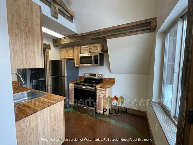 Foto del edificio - 213 Sommers St