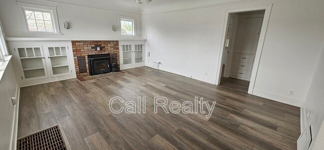 Building Photo - 3107 E Nora Ave