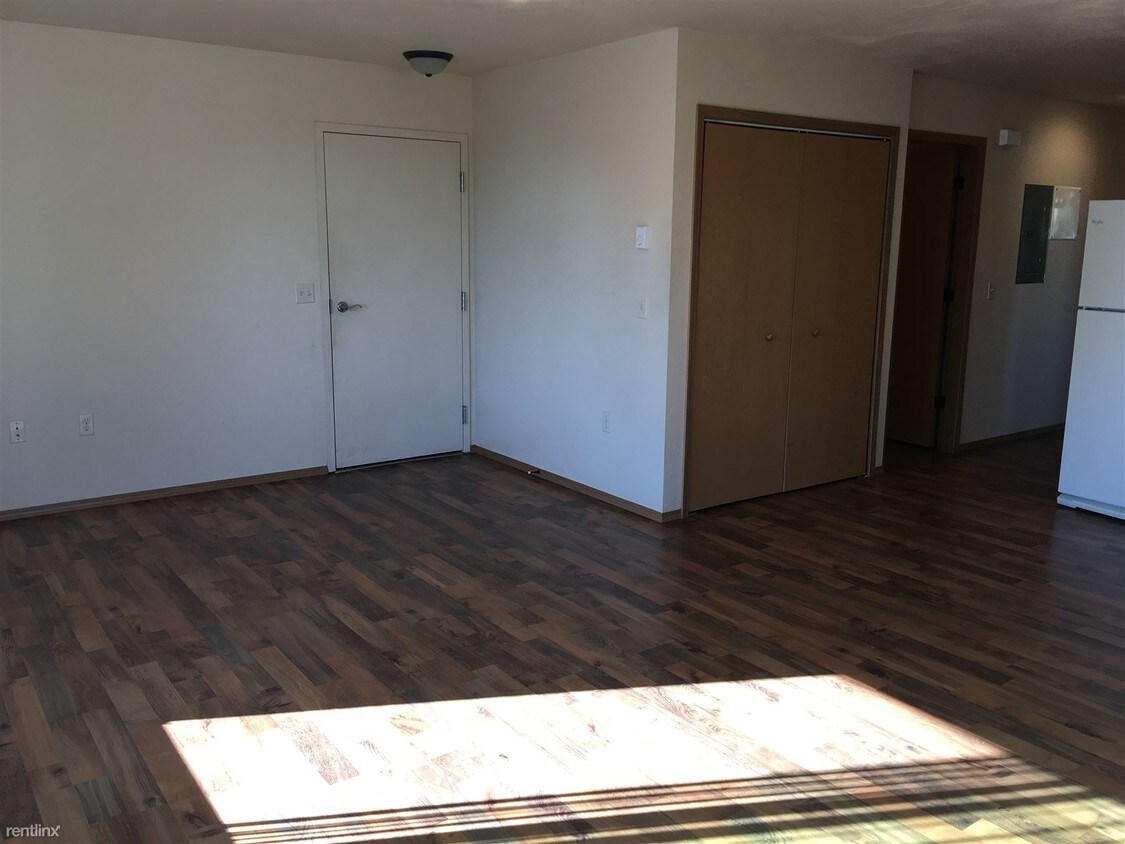 Primary Photo - 3 br, 2 bath Apartment - 706 Darby