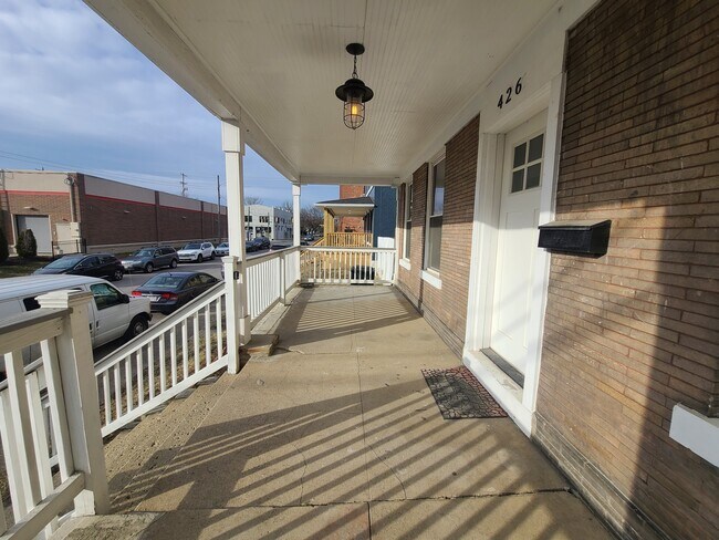 Building Photo - 426 Wilson Ave