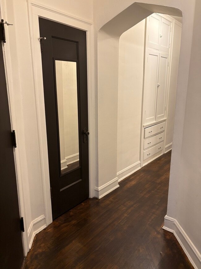 Building Photo - 8031 S Maryland Ave